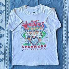 1 Vintage Cincinnati Reds Graphic T-Shirt From The 90s _ Made In USA _ Single Stitching _ Baseball _ 90s Streetwear _ Sportswear _ Logo 7 _ Reds. 180g 100% Cotton - 白色 - 查看 11