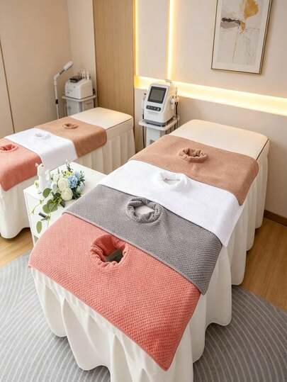 1 chiếc khăn spa có lỗ thoáng khí 40*80cm, đệm lót mặt thấm hút cho giường massage, khăn phủ mặt thoáng khí, khăn tựa đầu mềm mại cho giường spa, khăn mặt có lỗ tái sử dụng cho spa làm đẹp.