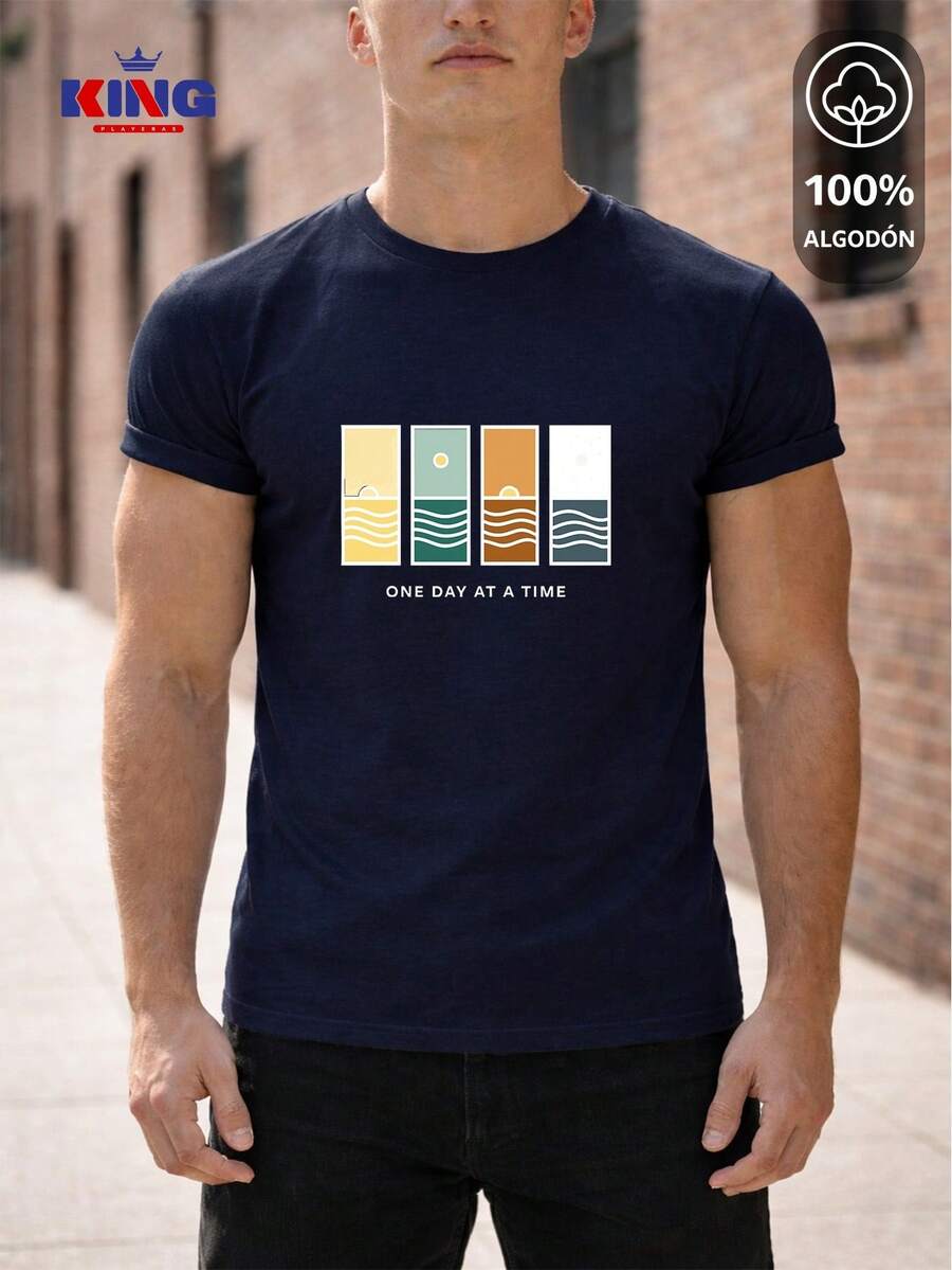 King T-shirt Playera 100% algodón de excelente calidad, esta playera garantiza una suavidad excepcional al tacto, cuello redondo con estampado "One Day At A Time Landscape Panels" y manga corta - Azul Marino - Ver 1