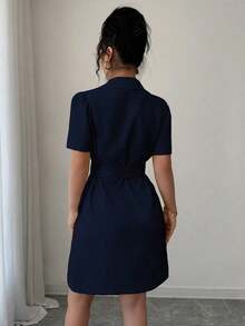 Vestido con cuello, cintura con lazo y mangas con volantes de doble botonadura - Rojo - Ver 8