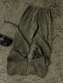 Pantalones de chándal de pierna recta y cintura baja para mujer, apropiados para el verano, con efecto lavado - Verde militar - Ver 2