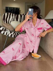 Napfluff Conjunto de pijama con top de manga corta con botón rojo y pantalones con estampado a rayas y lazo de color contrastante; Conjunto de pijama a rayas rosas con lazo estampado, adecuado para uso en casa - Rosa - Ver 4