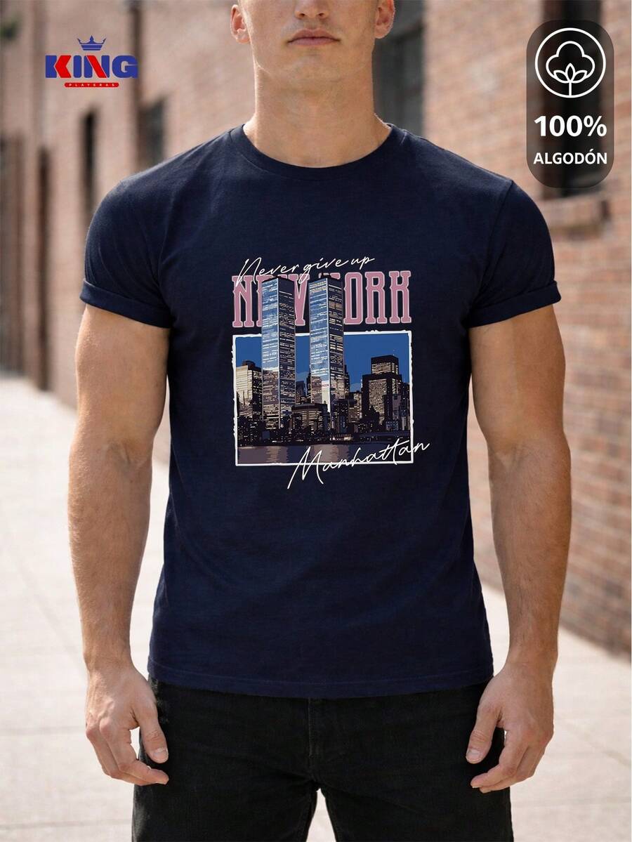 King T-shirt Playera 100% algodón de excelente calidad, esta playera garantiza una suavidad excepcional al tacto, cuello redondo con estampado "New York Manhattan Vintage Skyline" y manga corta - Azul Marino - Ver 1