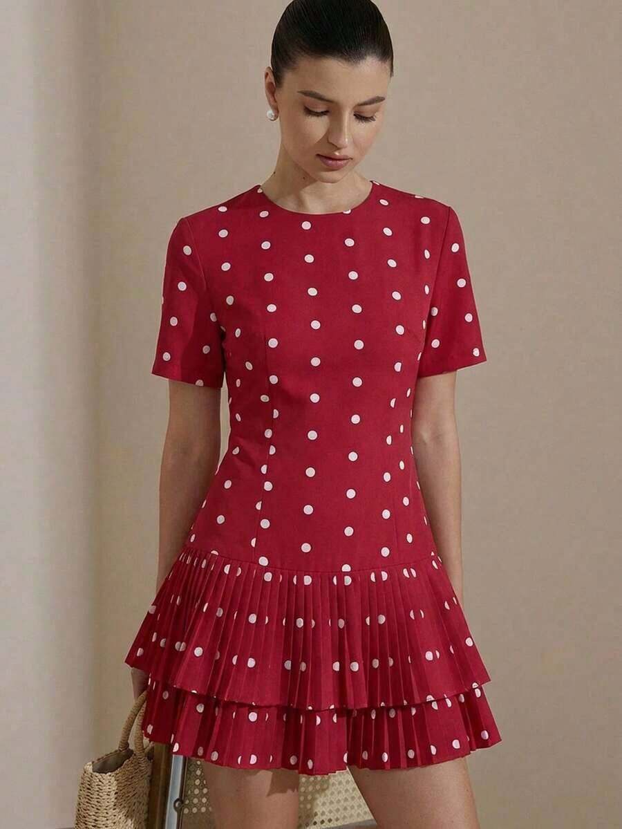 Vestido casual versátil para mujer con cuello redondo, cintura ceñida, manga corta, estampado de lunares en blanco y negro, dobladillo con volantes en capas y silueta a juego - Burdeos - Ver 1