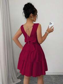 Vestido midi elegante para mujer de unicolor con cintura ajustada, sin mangas, con decoración de cadena y lazo - Burdeos - Ver 5