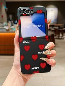 1 chiếc ốp lưng điện thoại gập thời trang tối giản dễ thương bằng chất liệu PC mềm mại như da, màu đen với họa tiết trái tim, bảo vệ và chống rơi vỡ: Tương thích với Samsung Galaxy Z Flip 3/Z Flip 4/Z Flip 5/Z Flip 6/Z / Razr 60/ Razr 50/Galaxy Z Flip 7 FE - màu đen - Xem 2