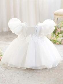 Vestido blanco elegante para niña de flores con mangas abullonadas, espalda en V con lazo y cuentas, adecuado para fiesta de primer cumpleaños, diadema no incluida - Blanco - Ver 1