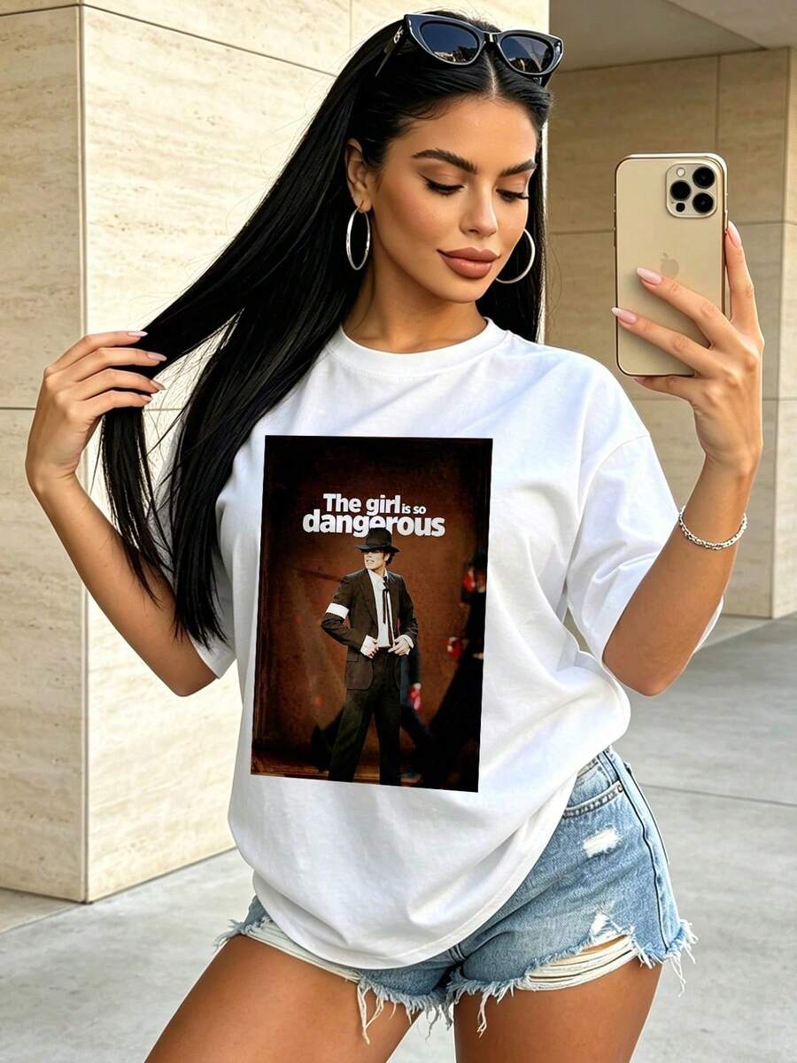 Camiseta de manga corta con cuello redondo suave y casual para mujer de verano |   Michael, Jk | Tops para salir, Estilo callejero europeo y americano, Casual deportivo, Estilo unisex, Estilo casual urbano, Tops bonitos, Generación Z, Curvas, Ropa Y2K, Camisetas divertidas, Tops de mujer, Conjuntos de vacaciones para mujer, Top lindo, Camiseta gráfica, Conjuntos de primavera, Camisetas holgadas, Ropa urbana retro, Estilo de los 90, Estilo de los 2000, Subcultura, Top negro, Tops blancos, Conjunto de fiesta de los 90. - Blanco - Ver 1