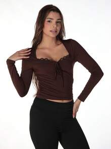 Blusa de mujer de unicolor con cuello de encaje, top ajustado sexy y de moda, blusa casual y única para uso diario y fiestas, color rojo primaveral - Marrón - Ver 6