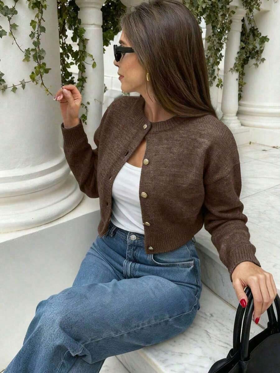 Nuevo cárdigan corto de manga larga de punto para mujer de cuello redondo y abotonadura sencilla en color albaricoque, de estilo retro, para primavera y otoño.Prenda de vestir casual minimalista y versátil, adecuada para el uso diario. - caqui floral - Ver 1