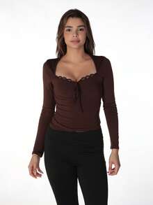 Blusa de mujer de unicolor con cuello de encaje, top ajustado sexy y de moda, blusa casual y única para uso diario y fiestas, color rojo primaveral - Marrón - Ver 2