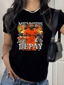 Conmemora al icónico Memphis Depay estrella del fútbol con esta camiseta de mujer única que presenta un collage artístico de su impresionante carrera con el equipo nacional de los Países Bajos y su nombre destacado, capturando la esencia de la victoria y el talento en cada detalle de esta prenda imprescindible para cualquier aficionada al deporte. Esta camiseta de mujer es perfecta para mostrar tu admiración por uno de los jugadores más emocionantes de la actualidad. - Negro - Ver 8