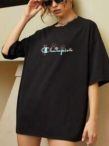 Gráfico con flores coloridas y un sol que simbolizan energía alegría y optimismo camiseta de mujer  cómoda transpirable para uso diario casual y juvenil - Negro - Ver 1