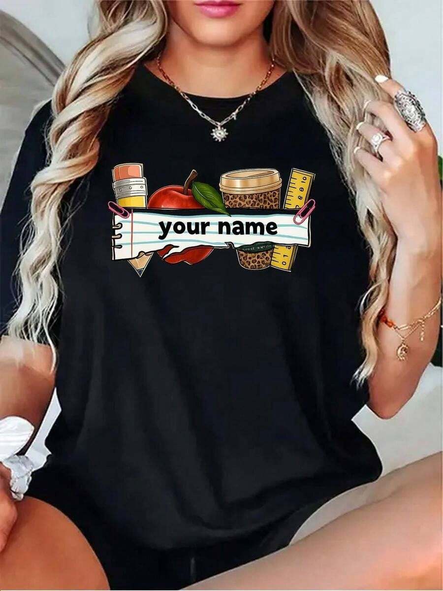 1 pieza de playera para hombre y mujer, 100% algodón puro, cuello redondo casual con estampado, manga corta transpirable para uso diario, con pancarta de nombre femenino y juego de artículos de papelería - Negro - Ver 1