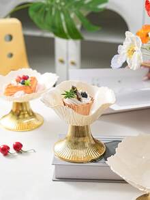 1 Peça Bandeja de Pedestal com Formato de Pétalas de Flor Elegante, Feita de Material PET na Cor Bege com Haste Dourada, Durável, Adequada para Lanches, Doces, Frutas, Nozes - Perfeita para Decoração da Sala de Estar, Casamentos e Festas - off white - Visão 4