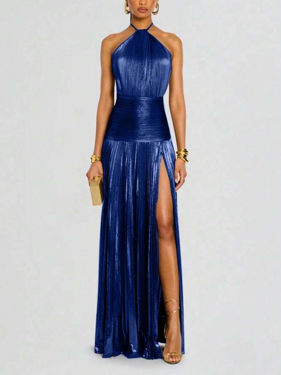 Vestido largo azul marino brillante con cuello halter plisado y abertura alta para ocasiones formales. - Azul Marino - Ver 1