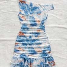 Nana's Women's Clothing Store  Vestido mini ajustado con volantes asimétricos en el hombro y estampado de teñido anudado romántico. Versátil para fiestas, citas, té de la tarde, playa, boda, temporada de graduación - Multicolor - Ver 9