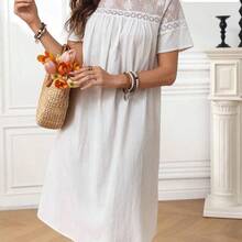 guangzhougaolangshangmao  Vestido midi de mujer con cuello redondo y mangas cortas con encaje en contraste - Blanco - Ver 3