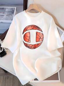 The Stylized Sphere On The T-Shirt Represents A Fusion Of Nature And Technology, With Intertwined Lines Evoking Both A Growing Planet And A Complex Circuit. The Vibrant Orange Tones Suggest Energy And Vitality, Inviting Reflection On The Interconnectedness Of Our Modern World. This Unisex Garment Is Perfect For Those Who Appreciate A Touch Of Originality. This Women's T-Shirt Offers Exceptional Comfort And Breathability For Everyday Wear. - 白色 - 查看 3