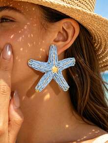 1 Paio di orecchini pendenti con stelle marine blu 3D esagerate in rafia intrecciata a mano, design di alta qualità realizzato con creatività, adatto per uso quotidiano, vacanze e occasioni di festa (la tecnica di intreccio a mano varia casualmente) - Blu - Visualizzare 2