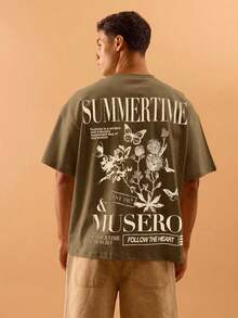 Short-Sleeved T-Shirt With Round Neck And Dropped Shoulders, Large Graphic Print On The Back By MUSERO STUDIOS, Essential For Spring And Summer - 軍綠色 - 查看 1
