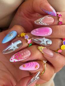 Mejora instantáneamente tu apariencia con 24 piezas de uñas postizas de verano personalizadas, casuales, elegantes, vintage, estilo callejero Y2K, sencillas y diarias, con decoración de cuentas de metal dorado/plateado, rosa rojo con halo, rosa/rojo con puntos, patrón de pentagrama plateado/blanco, degradado plateado/amarillo/blanco/azul y gris francés, forma almendra mediana, kit de uñas postizas, adecuado para niñas y mujeres con personalidades delicadas para usar en la vida diaria y de compras - Multicolor - Ver 11
