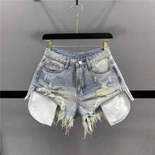 Distressed Denim Shorts, High Waisted Ripped Shorts, Light Wash Frayed Denim, Extreme Tassel Hem Shorts, Vintage American Style Denim, Y2K Streetwear Shorts, Grunge Festival Shorts, Side Slit Denim Shorts, Raw Hem Distressed Shorts, Women's Edgy Denim Shorts - 黑色 - 查看 5