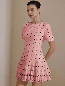 Versatile Casual Dress For Women With Round Neck, Fitted Waist, Short Sleeves, Black And White Polka Dot Print, Layered Ruffle Hem And Matching Silhouette - 粉色 - 查看 6