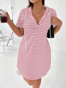 Vestido tipo camiseta con capucha y cordón ajustable a rayas, para el verano - Rosa - Ver 9