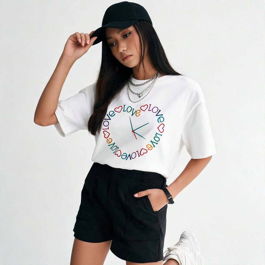 Men's Casual Style T-Shirt With A Heart-Shaped Clock Print And The Word "Love" In Rainbow Colors, Ideal For Everyday Wear In Spring And Summer, Perfect As A Gift For Friends Or A Partner - 白色 - 查看 1