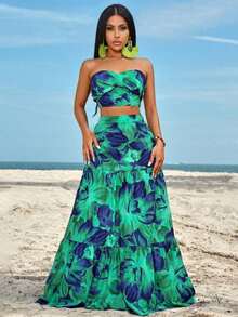 Conjunto de top bandeau con pliegues laterales y falda con volantes y abertura lateral - Verde - Ver 7