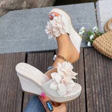 Sandal Selop Musim Panas Terbaru dengan Sol Tebal dan Hak Wedges, Nyaman dan Lembut - Sandal Selop Hak Tinggi Ringan dan Anti Selip untuk Wanita - Krem - View 10