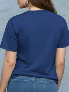 Women's Graphic Print T-Shirt Blouse, Casual Style, Love Print, Couples, Heart, February, Regular Fit, Soft Material, Crew Neck, Short Sleeves, Everyday Wear, Day Or Night, Street Style, Home, Comfortable, Cool, Lightweight, Modern, Youthful, Urban Aesthetic, Spring, Summer, Beach, Heat, Y2K, Feminine, Religious Phrase, God's Timing Is Perfect, Christian Lettering, Heart - 皇家藍配白色 - 查看 2