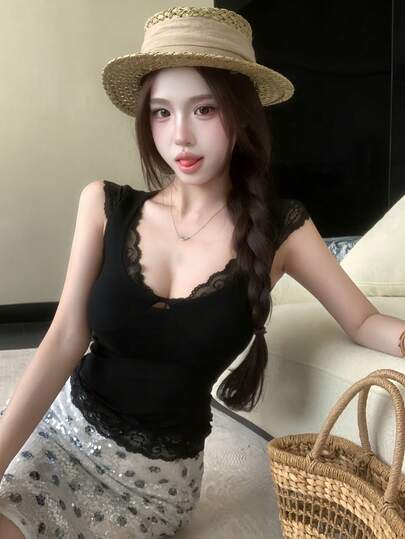 蕾丝拼接性感深V领无袖T恤，收腰修身极简黑色短款上衣，夏季必备