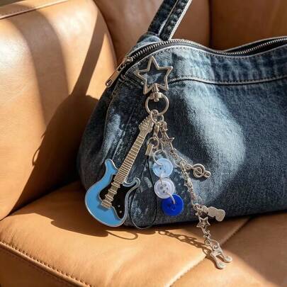 1 chiếc móc khóa hình ngôi sao guitar điện màu xanh dương sáng phong cách Y2K, móc chìa khóa, phụ kiện túi xách denim, phụ kiện đeo dưới cánh tay, trang trí phong cách retro dành cho nữ ban nhạc.