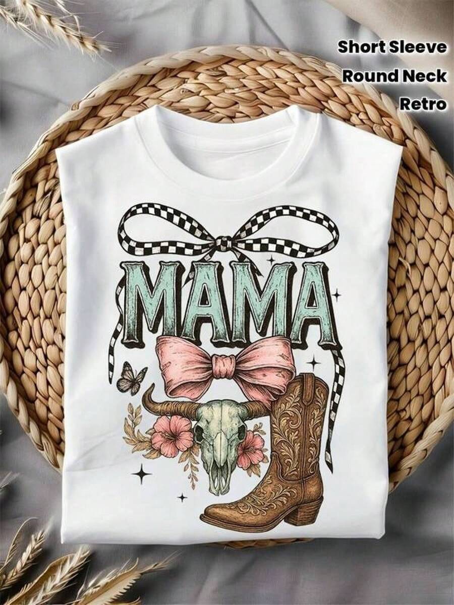 Playera de TendenciaWomen's Western Cowgirl Mama Graphic T-Shirt - Bohemian Bull Skull & Boots Design With Checkered Bow, Floral Accents - 100% Cotton Breathable Short Sleeve Round Neck Casual Top For Spring Summer Fall, Country Style, Retro Style, Comfortable Material, Boho Lovers,Camisetas casuales para hombre, camisas para niño, ropa para niña, conjuntos con estampados de anime, conjuntos para madre e hija, unisex, camisetas conmemorativas, artículos para el Día de San Valentín. - Blanco - Ver 1