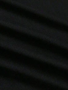 100% Pure Cotton, Breathable And Gentle On The Skin. Classic Crew Neck Design, Slim Fit, And Flattering For All Body Types. Fashionable Print With A Minimalist Style And High-Quality Finish. Unisex Design Perfect For Matching Outfits, Ideal For Everyday Wear, Dates, Leisure, And Streetwear – Versatile And Timeless. - 黑色 - 查看 3