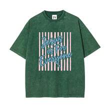 La Camiseta "Jesús es para Todos" |   Camiseta Gráfica Retro Rosa Lavado con Rayas, Camiseta Vintage Cristiana de Corte Holgado y Lavado - Verde - Ver 4