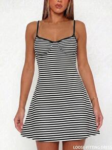 Vestido mini con tirantes finos y rayas, sexy y de moda, versátil para vacaciones, nueva llegada de primavera/verano - Blanco y Negro - Ver 5