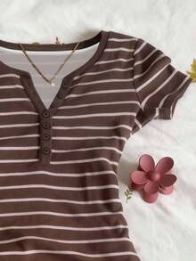 Camiseta de manga corta con cuello en V y estampado digital a rayas, regalo para amigos - Multicolor 9 - Ver 4