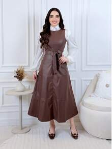 Midi Dress With A Flared, Fitted Waist In Faux Leather. Modest And Elegant Fashion. Conservative/Modest. Suitable For Parties, Casual Wear, Boho, Formal And Evening Wear, Office, Everyday Wear, Autumn/Winter. - 咖啡棕色 - 查看 1