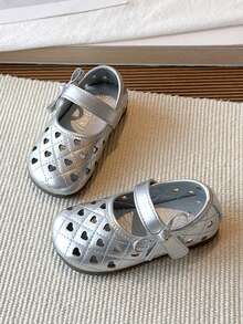 1 Pair Baby Heart Hollow Breathable Shoes, Summer Girls Mary Jane Lightweight Comfortable Leather Shoes - Silver - View 4