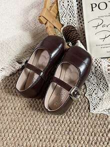 1 Pair New Girls' Mary Jane Leather Shoes, Shiny Patent Leather, Hook And Loop Closure, Flat Shoes, Non-Slip Soft Sole, Party / Wedding Dress Shoes (Runs Small By One Size) - Brown - View 5