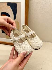 Zapatos planos tipo Mary Jane de tweed con lentejuelas para niñas, con correa de gancho y bucle de perla, suela blanda antideslizante, zapatos de princesa, adecuados para niñas de 3-10 años para uso diario, bodas y fiestas - Beis - Ver 4