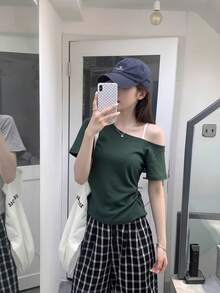 夏季新款日系辣妹風灰色不對稱肩女款T恤 側收腰顯瘦休閒上衣 - 墨綠色 - 查看 5