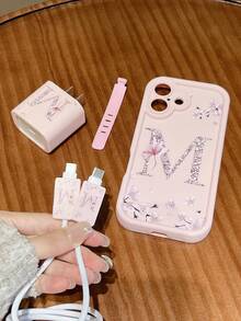 5合1套組：粉色字母M手機殼 + 充電頭保護套 + 充電線保護套 + 收納線，TPU防震保護殼適用於Apple 6/7/8/X/XS/XR/11/12/13/14/15/16/Pro Max，適合作為女友、女兒、情侶的生日或聖誕禮物 - 彩色 - 查看 5