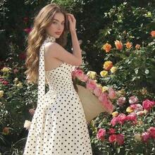 MOD Vestido elegante de longitud media con estampado de lunares y espalda descubierta, para verano - Púrpura malva - Ver 2