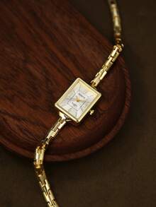 This Fashionable Women's Rectangular Dial Wristwatch, Exquisitely Designed And Elegant, Perfect For Commuting Wear - Gold - View 5