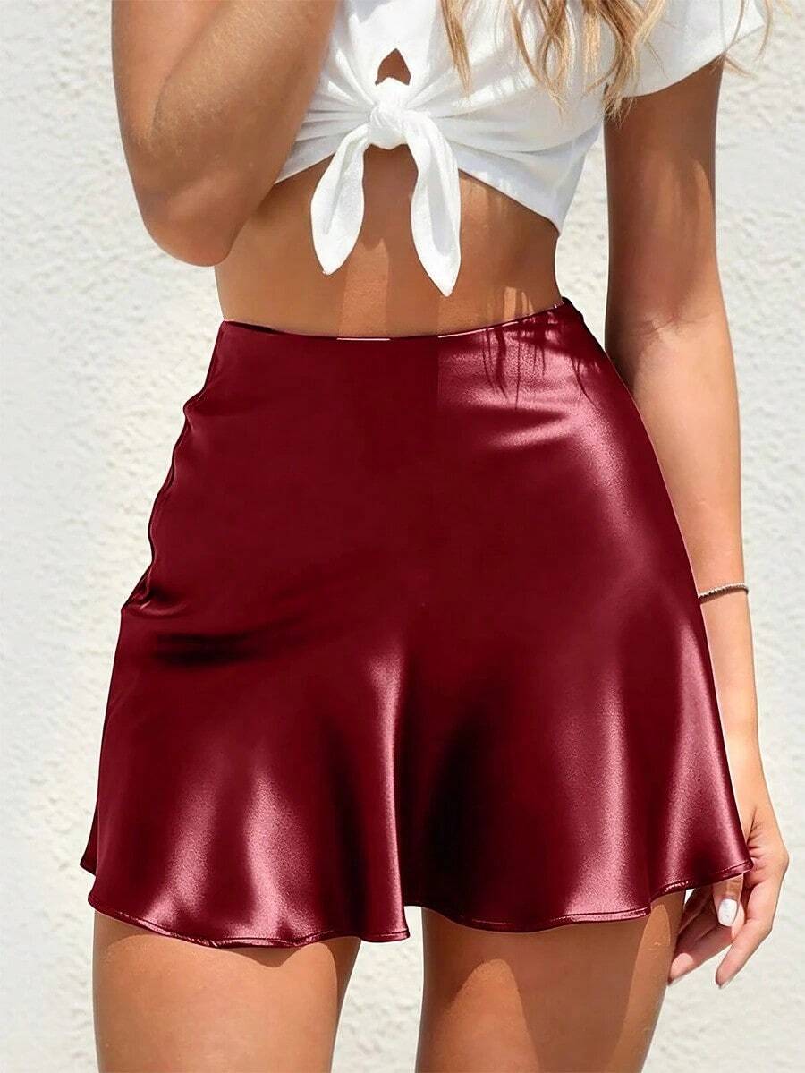 Minifalda de mujer en color marfil, clásica falda de satén suave y sedoso de cintura alta con elástico oculto en corte evasé, elegante atuendo de verano para fiestas y festivales de música - Burdeos - Ver 1