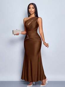 xheSOLERSUN Vestido largo de mujer tipo maxi, de unicolor, de silueta ajustada, con cuello asimétrico hueco y decorado con metalxhe - Cafetería - Ver 3